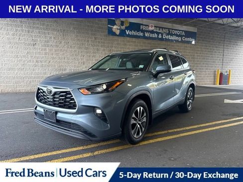 Used 2024 Toyota Highlander XLE AWD/4WD image 8