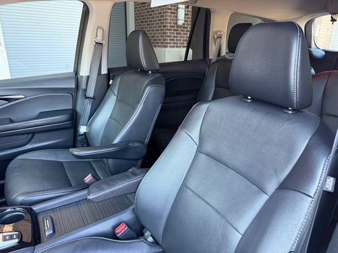 Used 2017 Honda Pilot Touring image 16