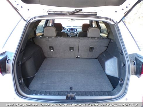 Used 2022 Chevrolet Equinox LS w/ LS Convenience Package image 9