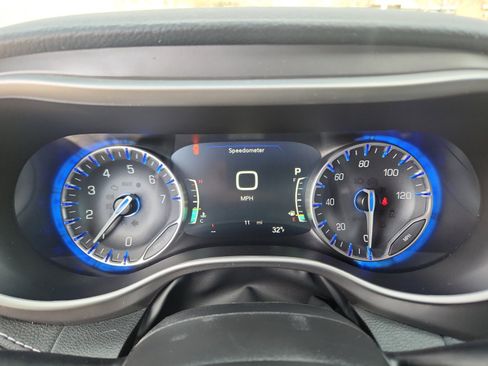 New 2026 Chrysler Pacifica Select image 11