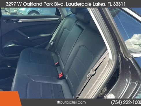 Used 2017 Volkswagen Passat 1.8T R-Line FWD image 23