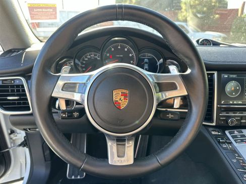 Used 2016 Porsche Panamera 4 image 15