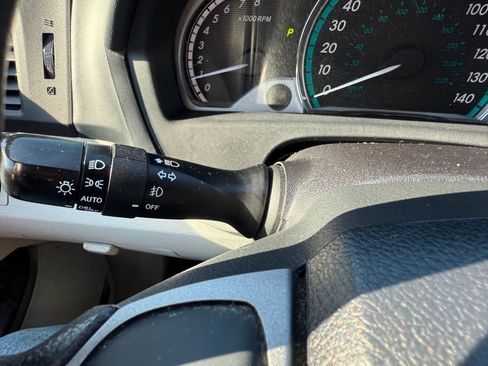 Used 2015 Toyota Venza LE AWD/4WD image 14