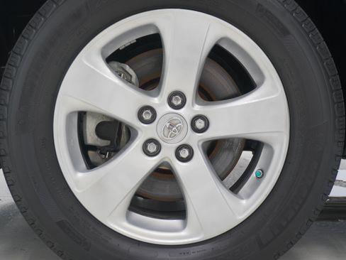 Used 2015 Toyota Sienna LE FWD image 24