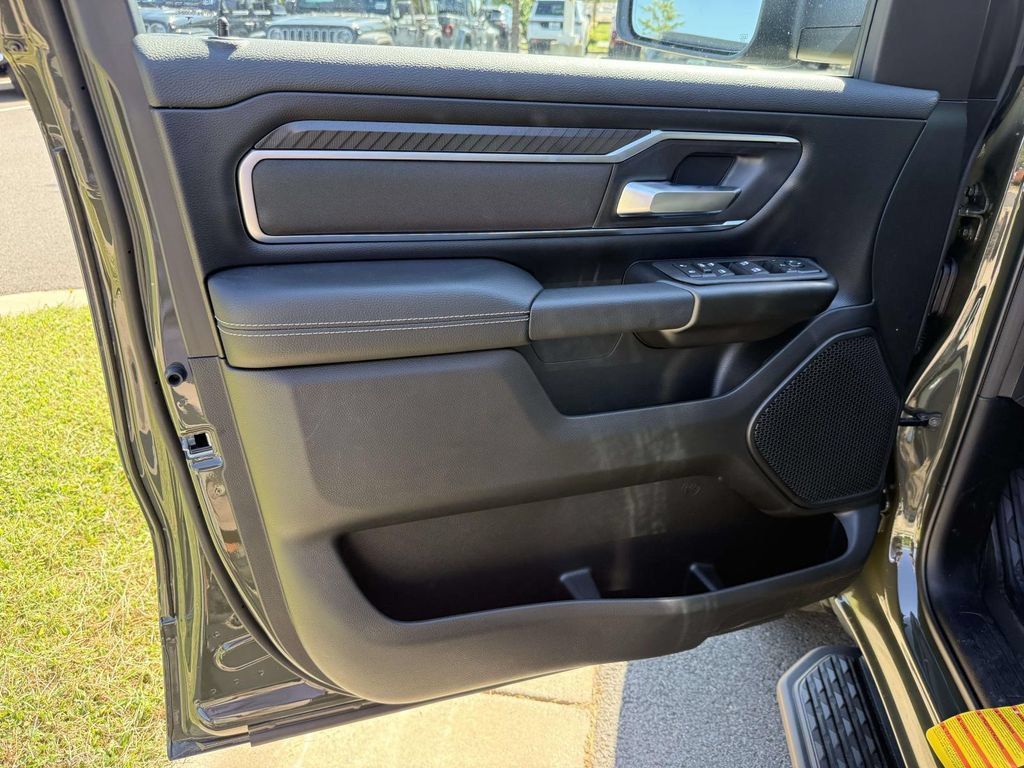 New 2027 RAM 1500 4x4 Crew Cab image 31