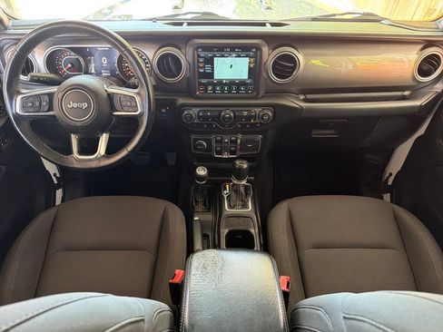 Used 2018 Jeep Wrangler Unlimited Sahara w/ Dual Top Group AWD/4WD image 23