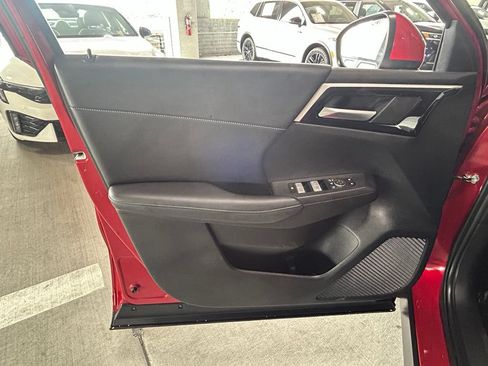Used 2024 Mitsubishi Outlander SE Black Edition FWD image 18