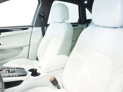 Used 2017 Porsche Macan S image 25