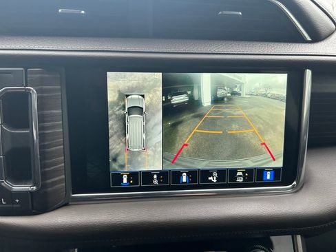 Used 2022 GMC Yukon XL Denali image 14