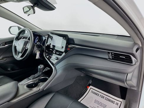 Used 2022 Toyota Camry SE FWD image 33