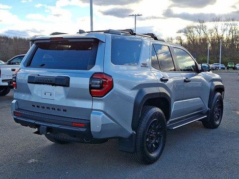 Certified 2025 Toyota 4Runner TRD Off-Road Premium image 27