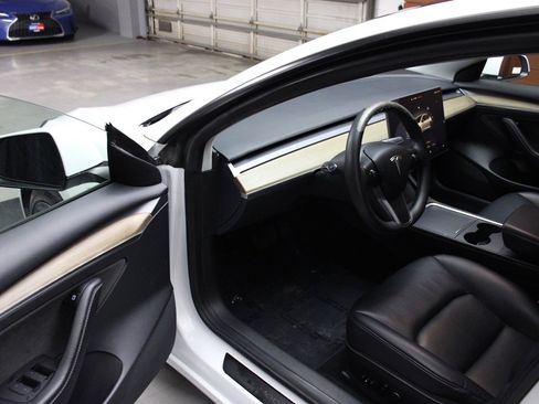 Used 2023 Tesla Model 3 Standard Range RWD image 41