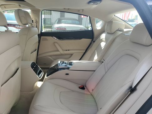 Used 2022 Maserati Quattroporte Modena image 12