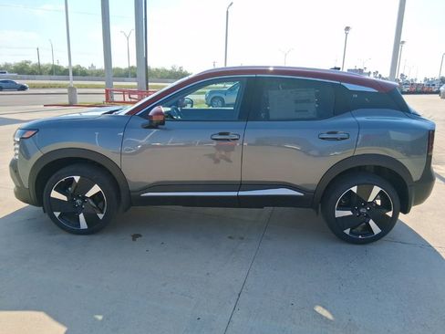 New 2026 Nissan Kicks SR FWD image 3