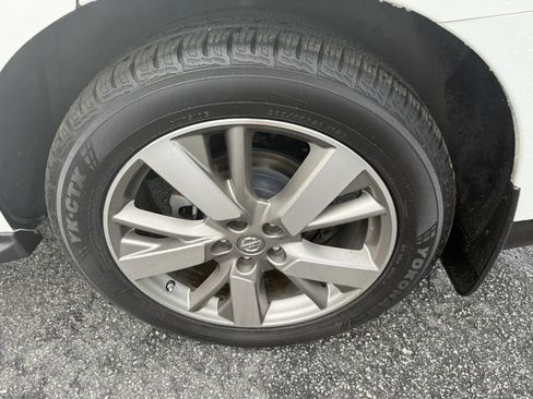 Used 2013 Nissan Pathfinder Platinum FWD image 37