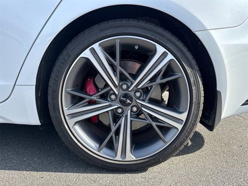 Used 2025 Genesis G70 2.5T w/ Sport Prestige Package image 19