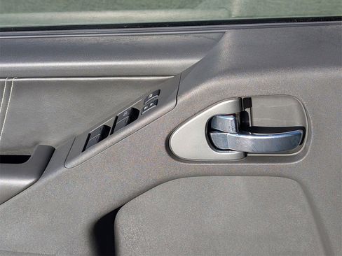 Used 2021 Nissan Frontier PRO-4X w/ Pro-4x Utility Package image 23