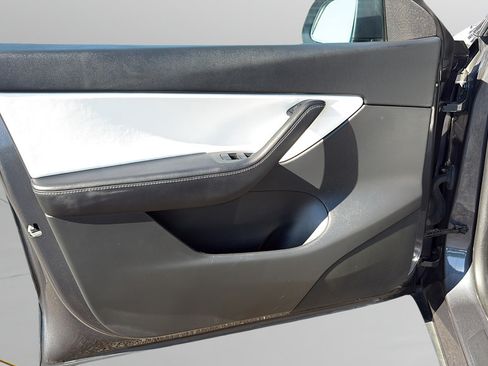 Used 2021 Tesla Model Y Performance AWD/4WD image 10
