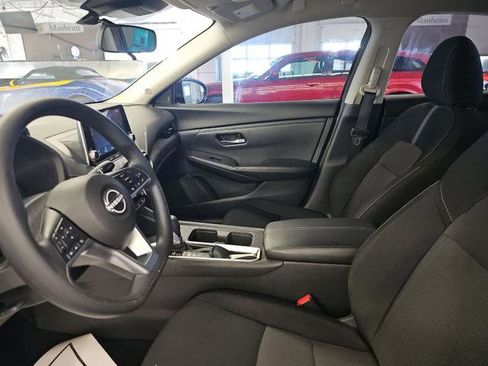 Used 2025 Nissan Sentra SV w/ Trunk Package image 5