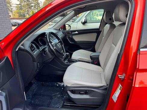 Used 2019 Volkswagen Tiguan SE FWD image 9