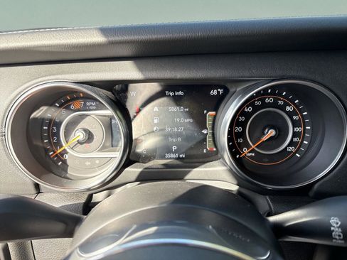 Used 2023 Jeep Wrangler Sahara w/ Cold Weather Group image 13