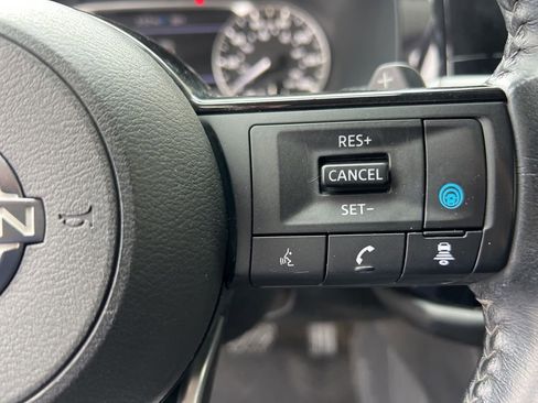 Used 2022 Nissan Pathfinder SV AWD/4WD image 13