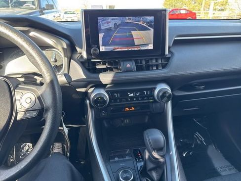Used 2023 Toyota RAV4 LE image 19
