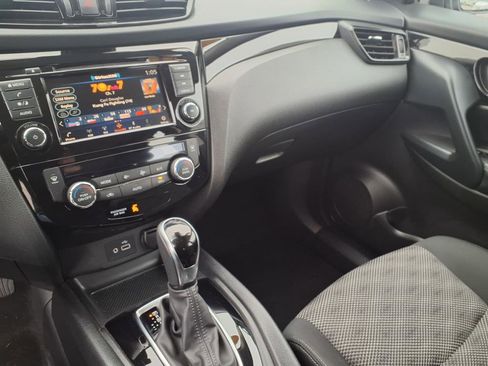 Used 2021 Nissan Rogue Sport SV image 20