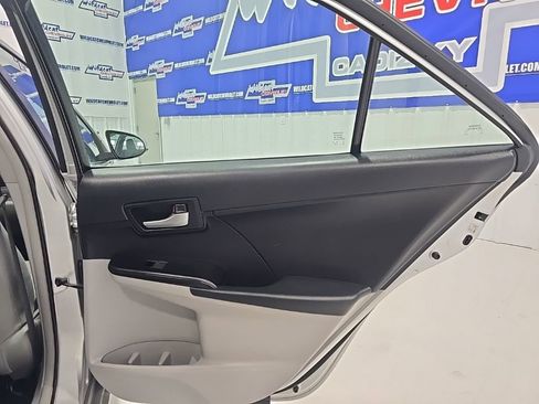 Used 2012 Toyota Camry LE image 21