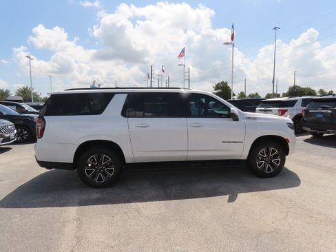 Used 2021 Chevrolet Suburban Z71 AWD/4WD image 10