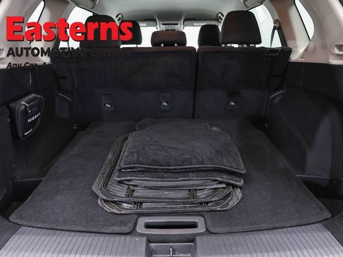 Used 2023 Nissan Rogue S AWD/4WD image 9