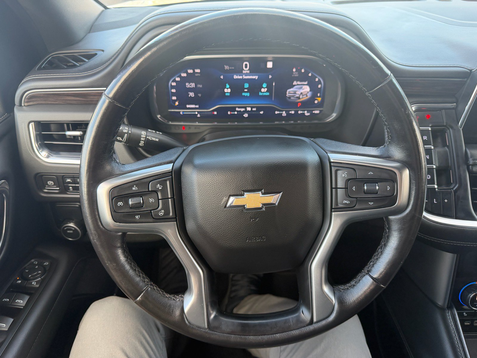 Used 2022 Chevrolet Suburban LT w/ LT Signature Package RWD image 36