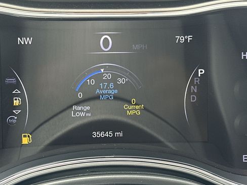 Used 2022 Jeep Grand Cherokee Limited AWD/4WD image 25