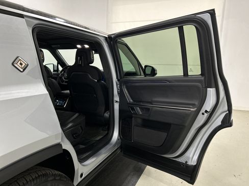 Used 2024 Rivian R1S Adventure AWD/4WD image 19