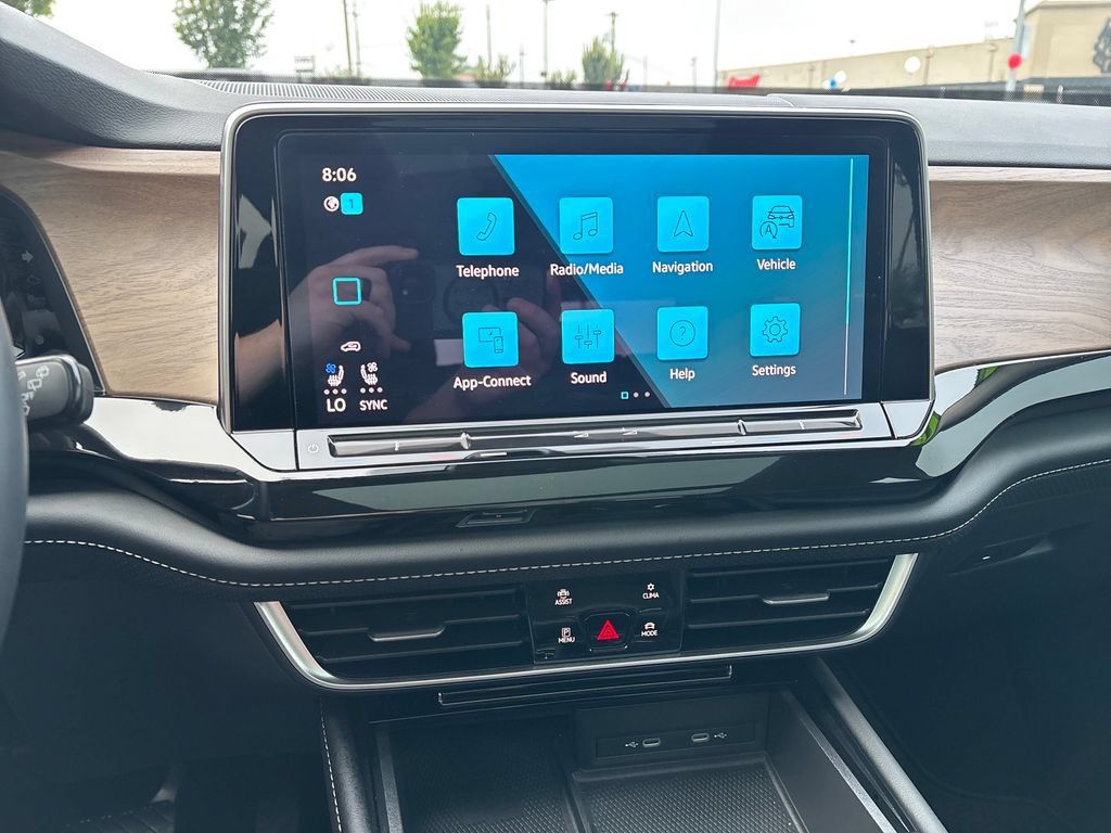 Used 2024 Volkswagen Atlas SE FWD image 24