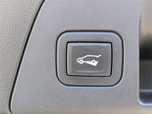 Used 2021 Buick Envision Essence w/ Sport Touring Package image 13