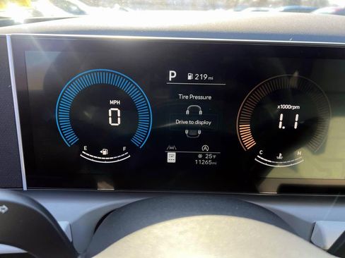 Certified 2025 Hyundai Tucson SE image 29