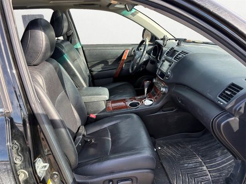 Used 2013 Toyota Highlander Limited image 15