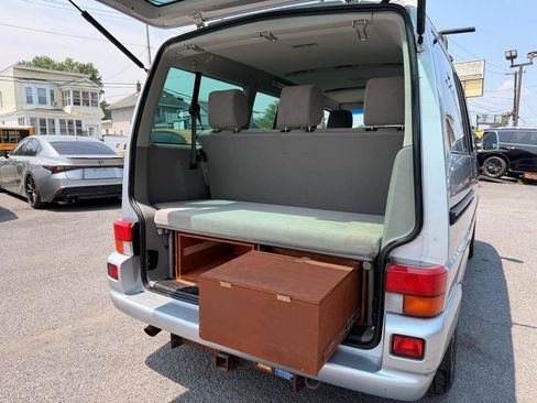 Used 2003 Volkswagen Eurovan MV FWD image 21