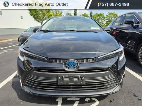 Used 2023 Toyota Corolla LE w/ Carpet Mat Package (TMS) AWD/4WD image 2