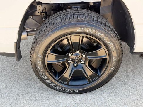 Used 2023 RAM 1500 Big Horn AWD/4WD image 9