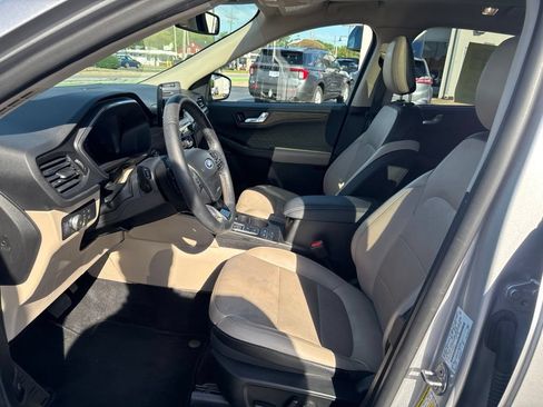 Used 2020 Ford Escape Titanium AWD/4WD image 9