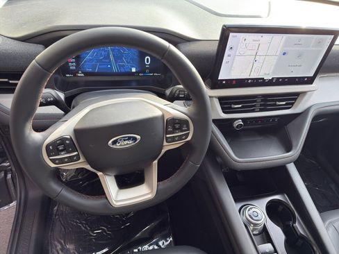 New 2026 Ford Explorer Active w/ Active Comfort Package image 19