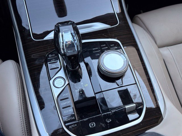 Used 2021 BMW X7 xDrive40i w/ M Sport Package AWD/4WD image 11