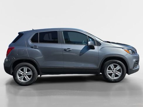 Used 2020 Chevrolet Trax LS w/ Tint and Cruise Package FWD image 3
