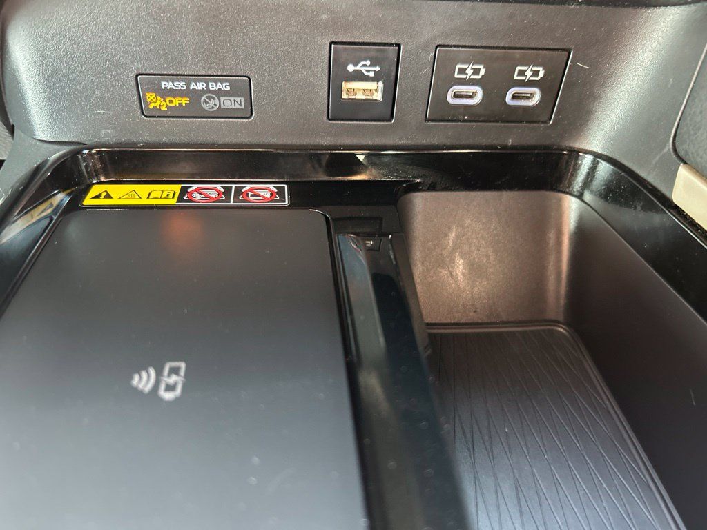 Used 2025 Toyota Camry XSE FWD image 27