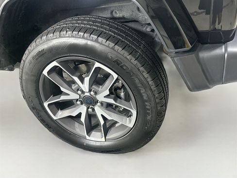 Used 2024 Jeep Wrangler Unlimited AWD/4WD image 11