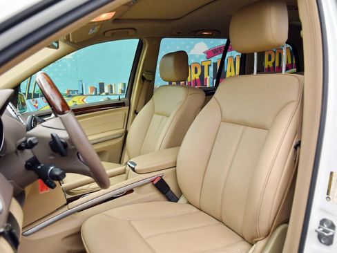 Used 2011 Mercedes-Benz GL 450 4MATIC image 19