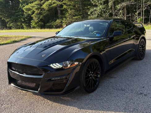 Used 2019 Ford Mustang GT Premium w/ GT Performance Package RWD image 3