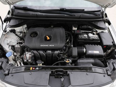 Used 2018 Hyundai Elantra SEL FWD image 15